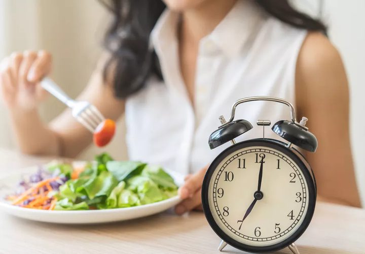 هل الصيام المتقطع أكثر فاعلية لإنقاص الوزن؟ دراسة علمية تجيب