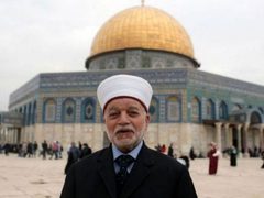 مفتي القدس والديار الفلسطينية: غدا الأربعاء أول أيام شهر رمضان المبارك