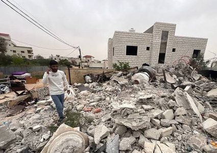 الاحتلال يهدم منزلاً في حي التعاون العلوي بنابلس