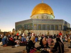 الاحتلال يمنع إدخال وجبات الإفطار للصائمين إلى باحات المسجد الأقصى