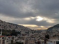 الطقس: انخفاض على درجات الحرارة والفرصة مهيأة لسقوط الأمطار