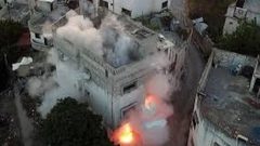 الاحتلال يفجر منزل عائلة الشهيد وليد صبارنة في بيت أمر شمال الخليل