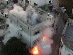 الاحتلال يفجر منزل عائلة الشهيد وليد صبارنة في بيت أمر شمال الخليل