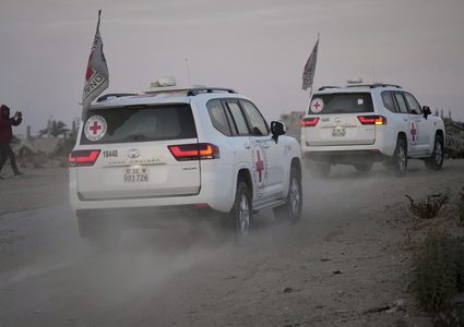 غزة: الإفراج عن أربعة معتقلين ونقلهم إلى مستشفى شهداء الأقصى عبر الصليب الأحمر