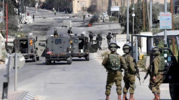 الاحتلال يحتجز مواطنا ويستولي على مركبته في سنجل