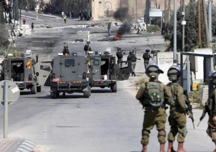 الاحتلال يحتجز مواطنا ويستولي على مركبته في سنجل