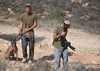 فتوح يدين اعتداء المستوطنين على مخماس شمال شرق القدس