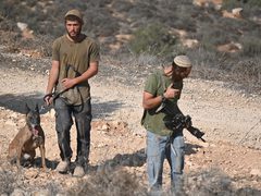 فتوح يدين اعتداء المستوطنين على مخماس شمال شرق القدس