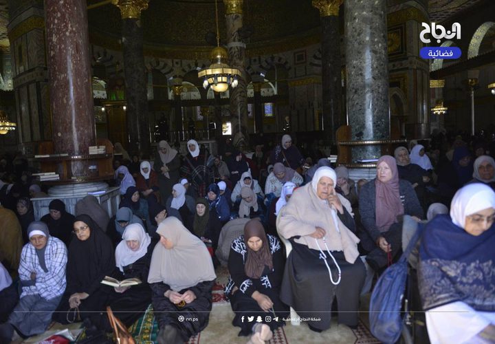 80 ألف مصل يؤدون صلاة الجمعة الأولى من رمضان في المسجد الأقصى