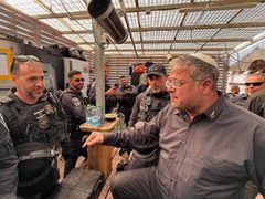 بن غفير يقتحم محيط المسجد الأقصى في الجمعة الأولى من رمضان