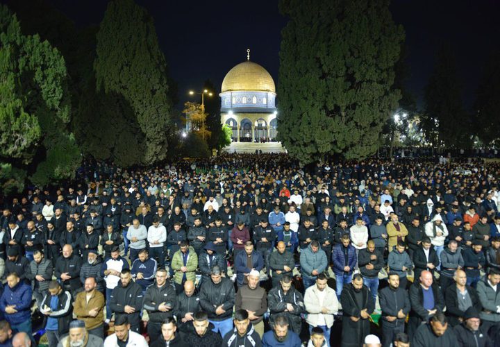الجمعة الأولى من رمضان..10 آلاف مصلٍ يؤدون صلاتي العشاء والتراويح في الأقصى