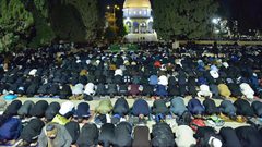 الجمعة الأولى من رمضان..10 آلاف مصلٍ يؤدون صلاتي العشاء والتراويح في الأقصى