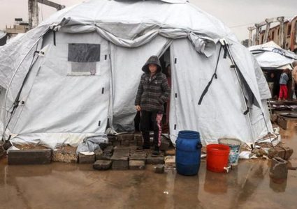 الأمم المتحدة تحذر من مخاطر اندلاع الحرائق في مخيمات غزة