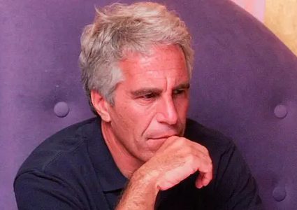 الكشف عن إخفاء إبستين بيانات وأقراص صلبة في 6 وحدات تخزين بأنحاء أمريكا