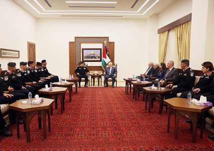 الرئيس يتسلم التقرير السنوي للدفاع المدني لعام 2025