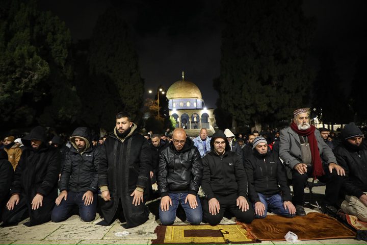 40 ألف مصلٍّ يؤدون صلاتي العشاء والتراويح في المسجد الأقصى