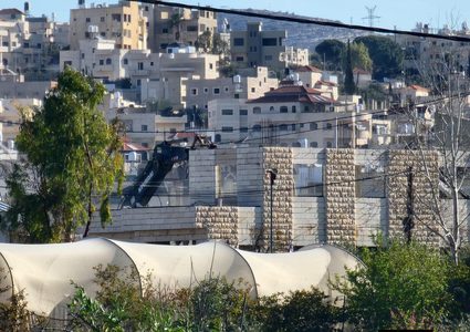 قوات الاحتلال تهدم ثلاثة منازل ومنشأة زراعية في بيت لقيا غرب رام الله