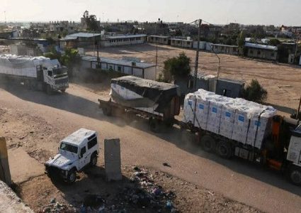 الهلال الأحمر يسير 9 شاحنات محملة بأكثر من 3 ملايين وحدة دواء لقطاع غزة