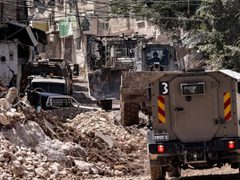 الاحتلال يدفع بتعزيزات عسكرية نحو مدينة طولكرم ومخيميها