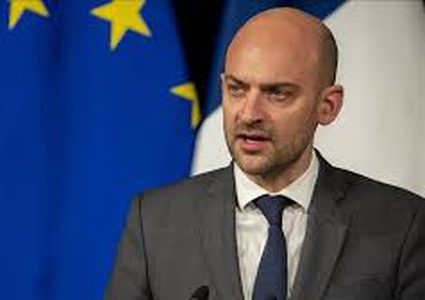 وزير الخارجية الفرنسي: يجب أن تصل المساعدات الغذائية لغزة دون عوائق