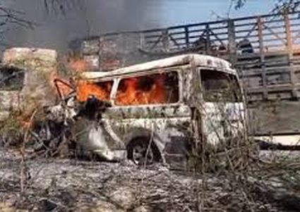 اليمن: وفاة 11 شخصاً في حادث تصادم مروع واحتراق حافلة بمحافظة أبين