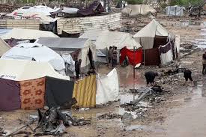 قصف مدفعي برفح والتفاح والأمطار تغرق خيام النازحين