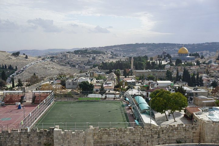 الاحتلال يُبعد شابين من سلوان عن المسجد الأقصى لمدة ستة أشهر