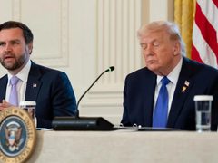 فانس: ترامب يفضّل الحل الدبلوماسي مع إيران قبيل الجولة الثالثة من مفاوضات جنيف