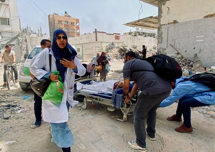 شهيد بدير البلح واصابات ببحر غزة ونسف منازل برفح