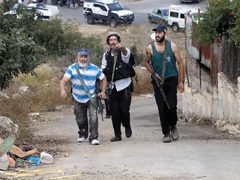 الاحتلال يعتقل مواطنين بعد هجوم المستوطنين في الاغوار الشمالية