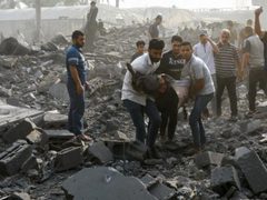 خمسة شهداء في قصف الاحتلال وسط وجنوب قطاع غزة