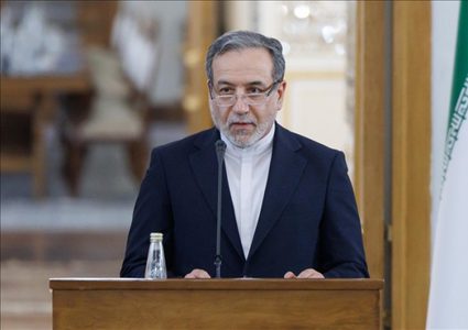 وزير الخارجية الإيراني للولايات المتحدة: "لا تبالغوا"