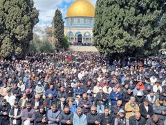 100 ألف مصل يؤدون صلاة الجمعة الثانية من رمضان في المسجد الأقصى