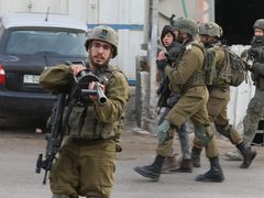 الاحتلال يعتقل مواطنة من ضاحية شويكة شمال طولكرم