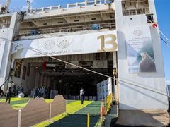 ضمن عملية “الفارس الشهم 3”..7300 طن من المساعدات يرسو في ميناء العريش