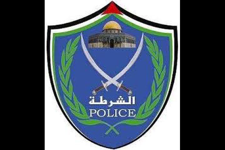 الشرطة تحذر المواطنين من شظايا الصواريخ وتدعو للبقاء في الطوابق السفلية