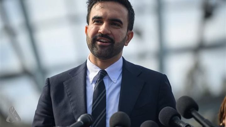 عمدة نيويورك يصف الضربات الأميركية–الإسرائيلية على إيران بأنها تصعيد كارثي