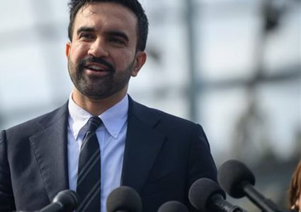 عمدة نيويورك يصف الضربات الأميركية–الإسرائيلية على إيران بأنها تصعيد كارثي