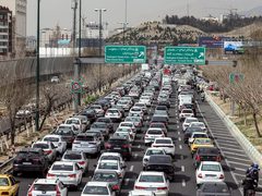 السلطات الإيرانية تدعو سكان طهران إلى مغادرة العاصمة