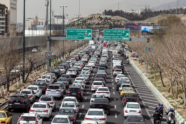 السلطات الإيرانية تدعو سكان طهران إلى مغادرة العاصمة