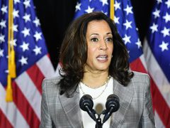 كامالا هاريس: ترامب يهدّد الولايات المتحدة بحرب لا يريدها الشعب الأمريكي