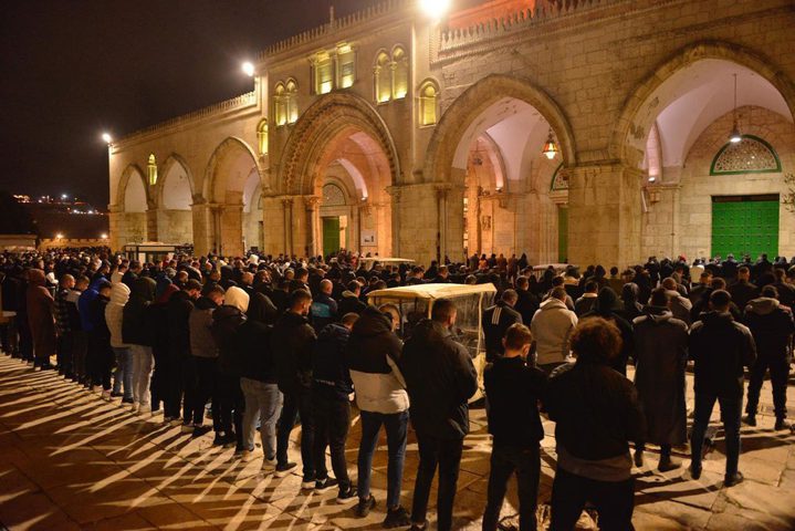 الاحتلال يمنع أداء صلاتي العشاء والتراويح في المسجد الأقصى