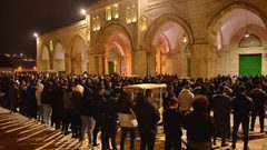 الاحتلال يمنع أداء صلاتي العشاء والتراويح في المسجد الأقصى