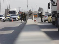 الاحتلال يواصل منع الخروج من محافظة أريحا