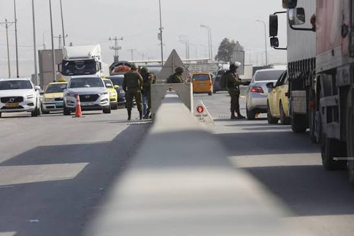 الاحتلال يواصل منع الخروج من محافظة أريحا