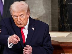 ترامب يهدد إيران بقوة عسكرية "غير مسبوقة" إذا ردت على الضربات الأمريكية