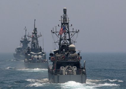 إيران تمنع السفن الأمريكية من دخول الخليج وتحذر من الاقتراب