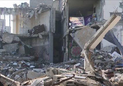 غزة.. قصف مدفعي وراء الخط الأصفر واسرائيل تغلق المعابر