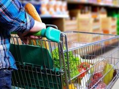 وزارة الاقتصاد الوطني تحذر من التهافت على شراء السلع: المخزون يكفي لستة أشهر