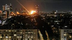 7 إصابات إحداها خطيرة جراء سقوط صاروخ إيراني قرب مستوطنة بالقدس